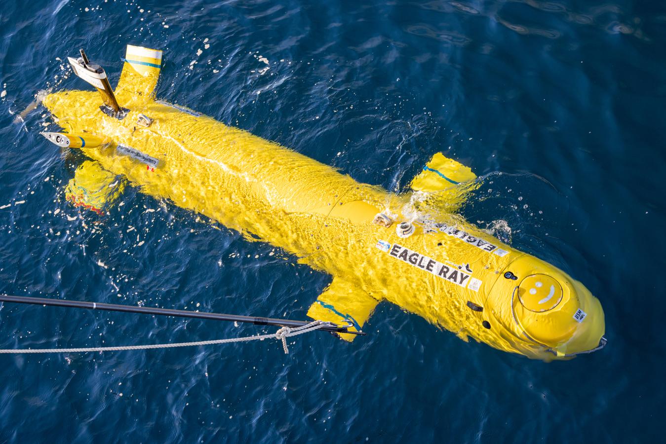 How does sonar work, and how can sonar create more complete and accurate maps of the seafloor?